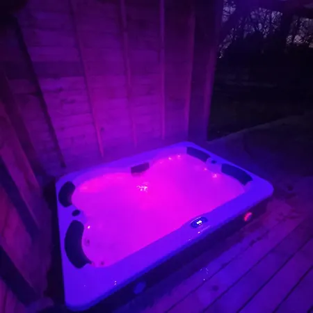Les Tiny D'aureilhan Avec Jacuzzi Privatif Prázdninový dům Aureilhan (Landes)